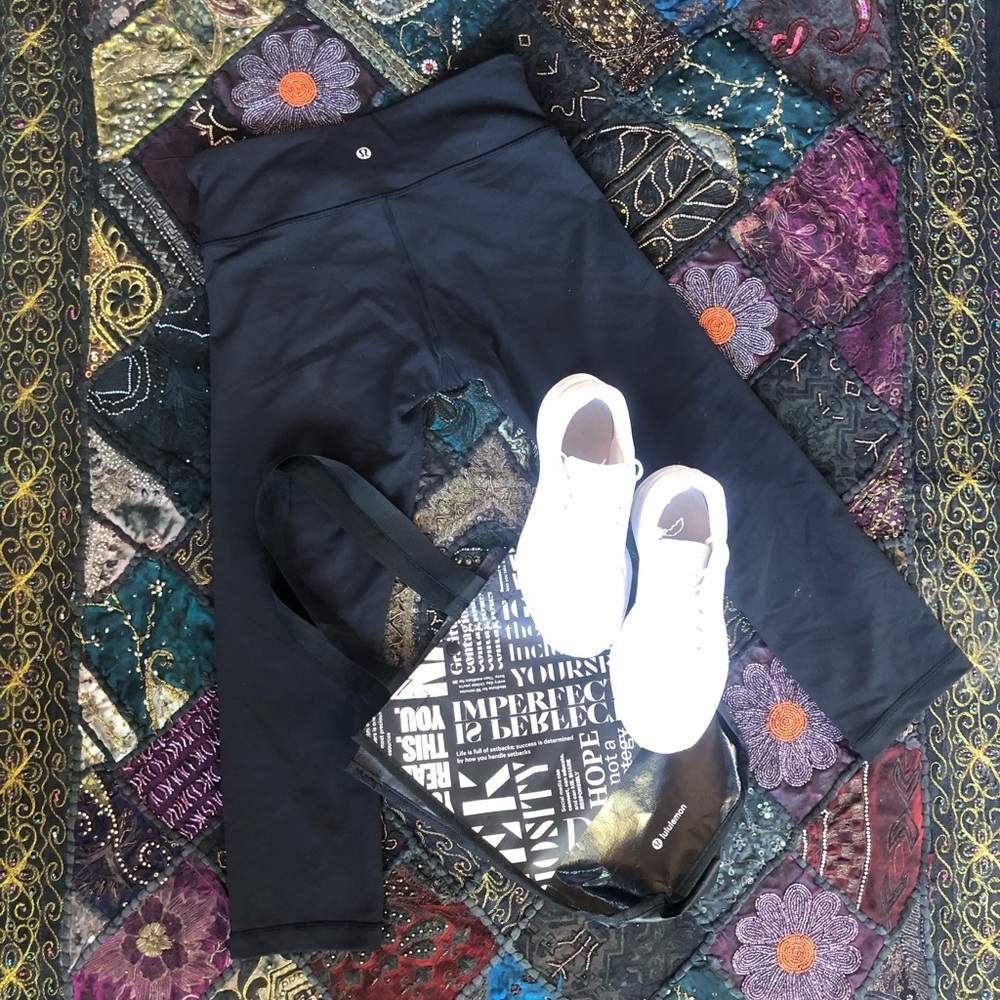 Black Lululemon Crop leggings